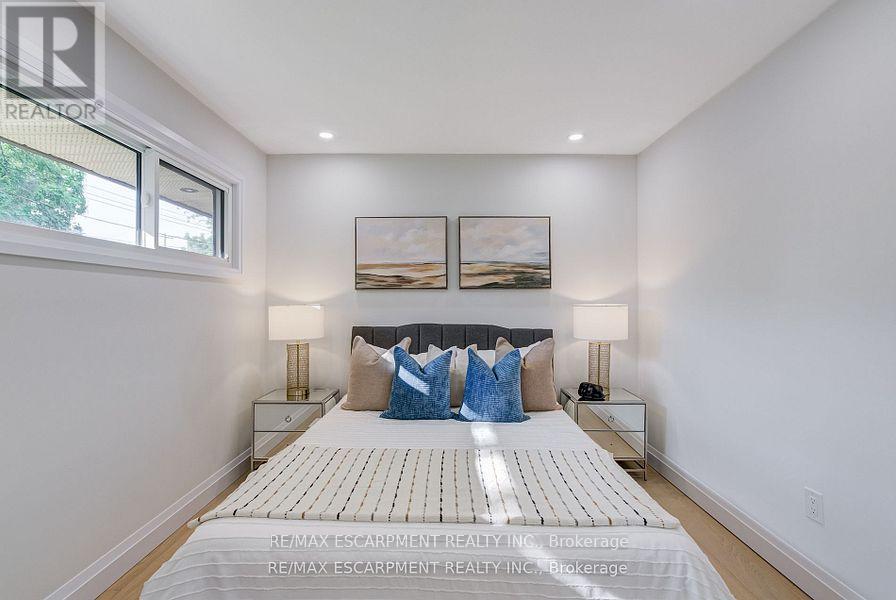 Photo 26 of 13 Skyland Drive, Hamilton ON