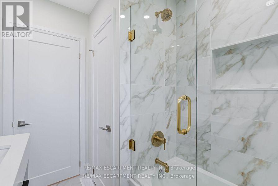 Photo 30 of 13 Skyland Drive, Hamilton ON