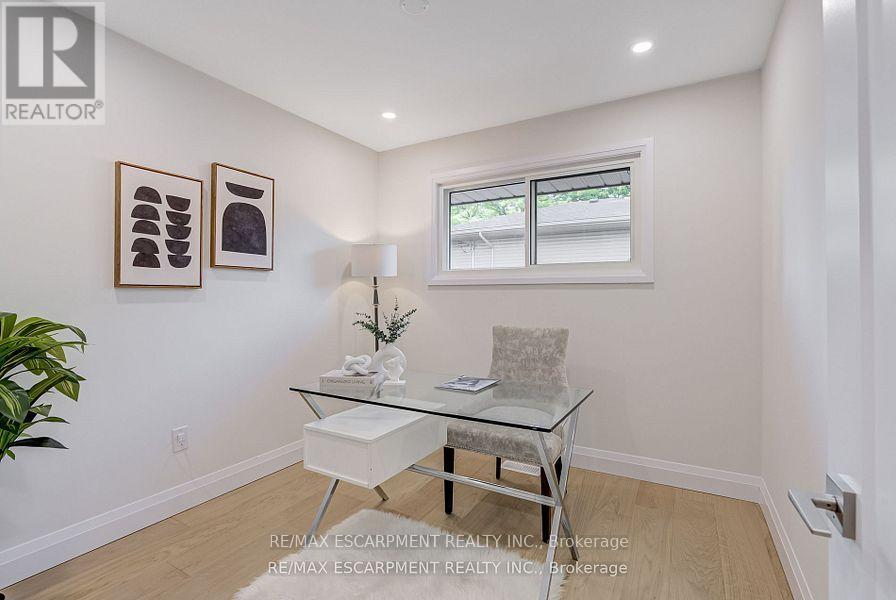 Photo 33 of 13 Skyland Drive, Hamilton ON