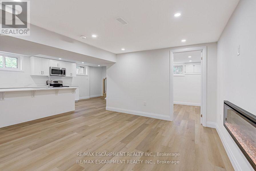 Photo 39 of 13 Skyland Drive, Hamilton ON