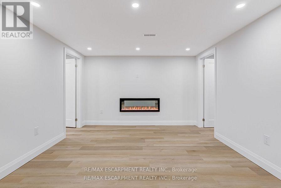 Photo 41 of 13 Skyland Drive, Hamilton ON
