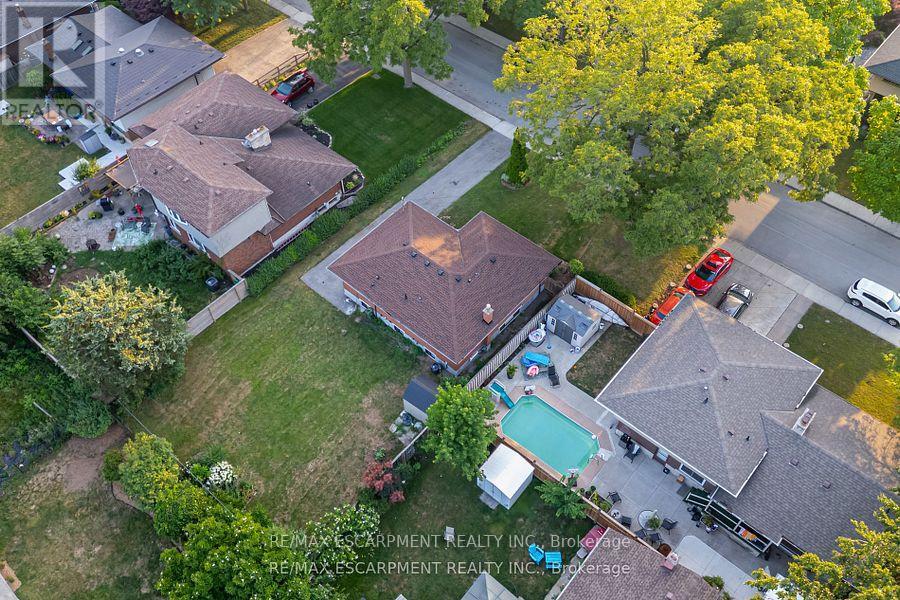 Photo 47 of 13 Skyland Drive, Hamilton ON