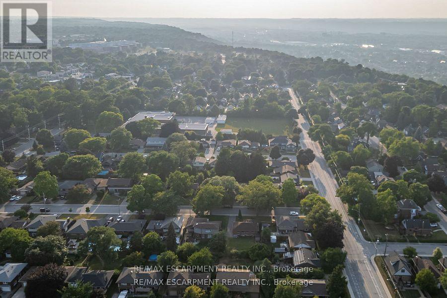 Photo 48 of 13 Skyland Drive, Hamilton ON