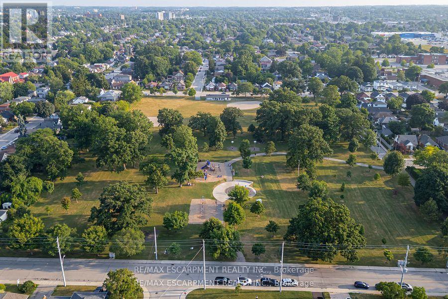 Photo 49 of 13 Skyland Drive, Hamilton ON