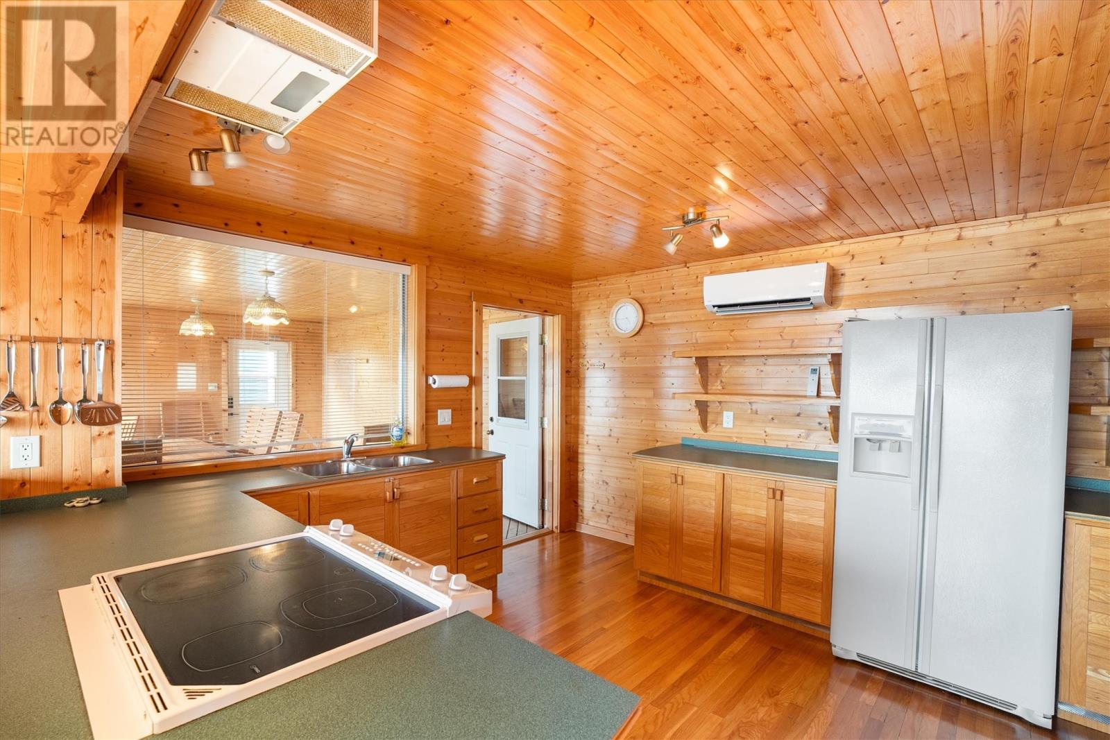 Photo 7 of 501 Water Street, Bay Roberts NL