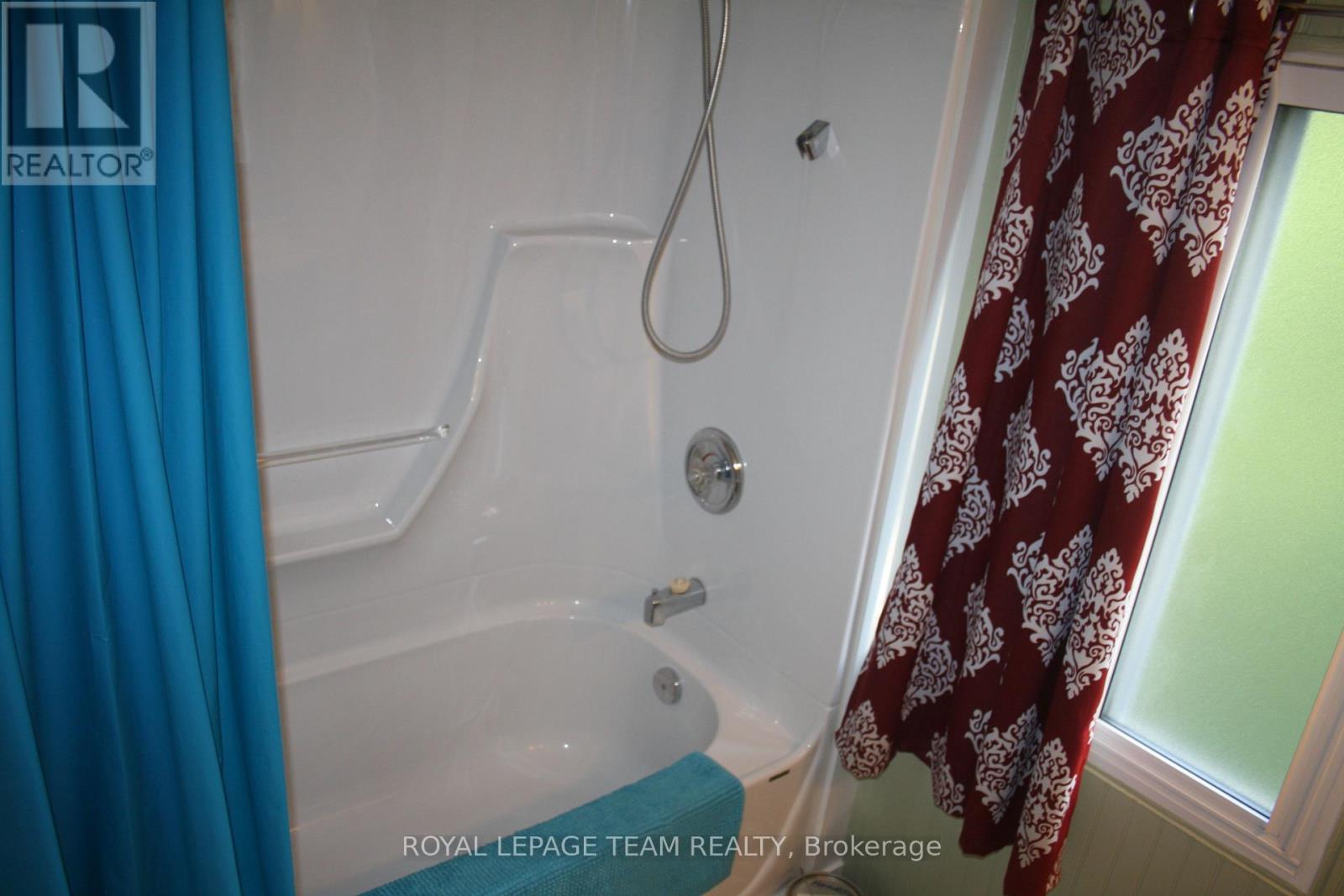 Photo 23 of 27 Jennifer Lane, Horton ON