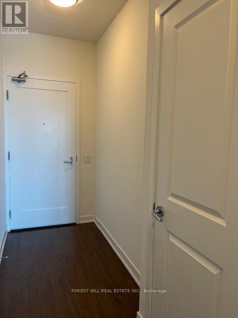 Photo 6 of 2001 320 Tweedsmuir Avenue, Toronto ON