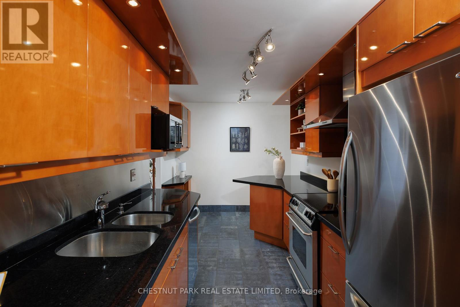 Photo 14 of 1903 62 Wellesley Street W, Toronto ON