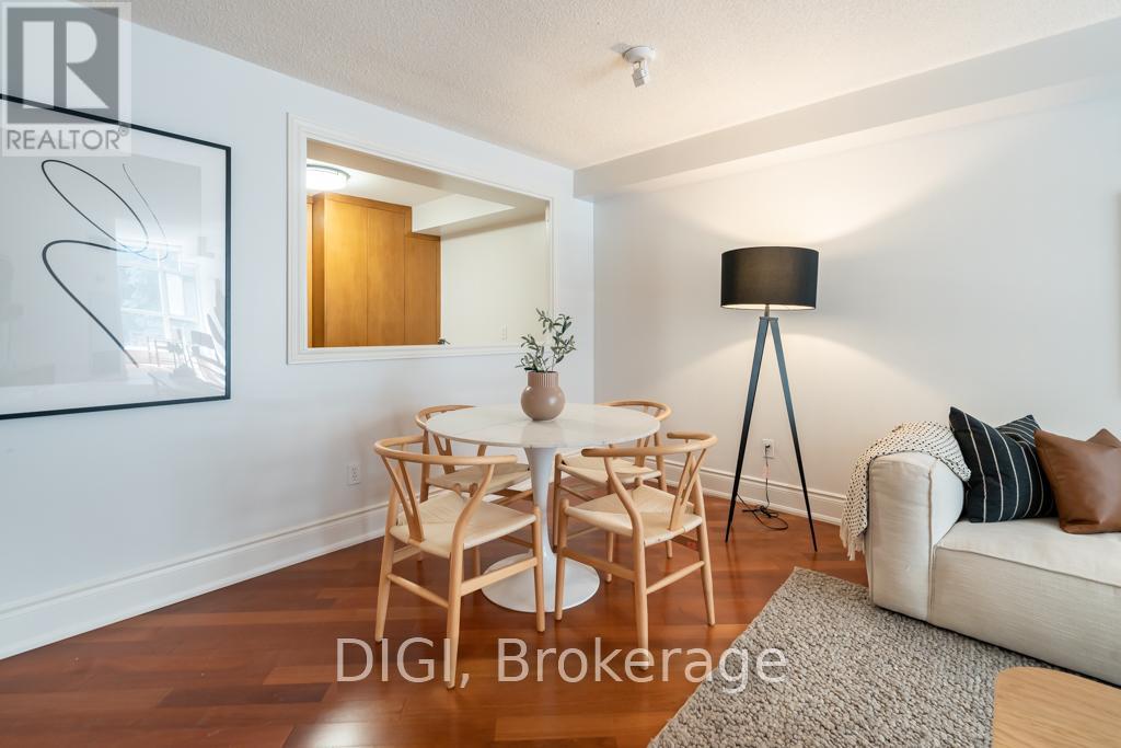 Photo 3 of 406 75 York Mills Road, Toronto ON
