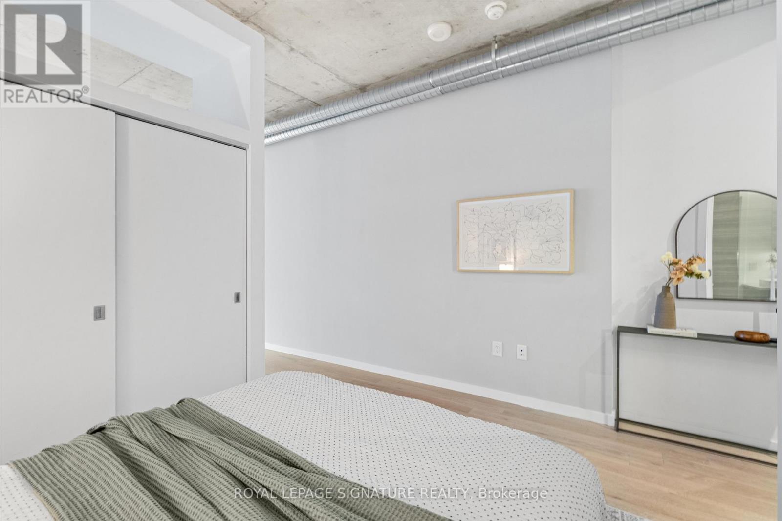 Photo 10 of 707 170 Bayview Avenue, Toronto ON
