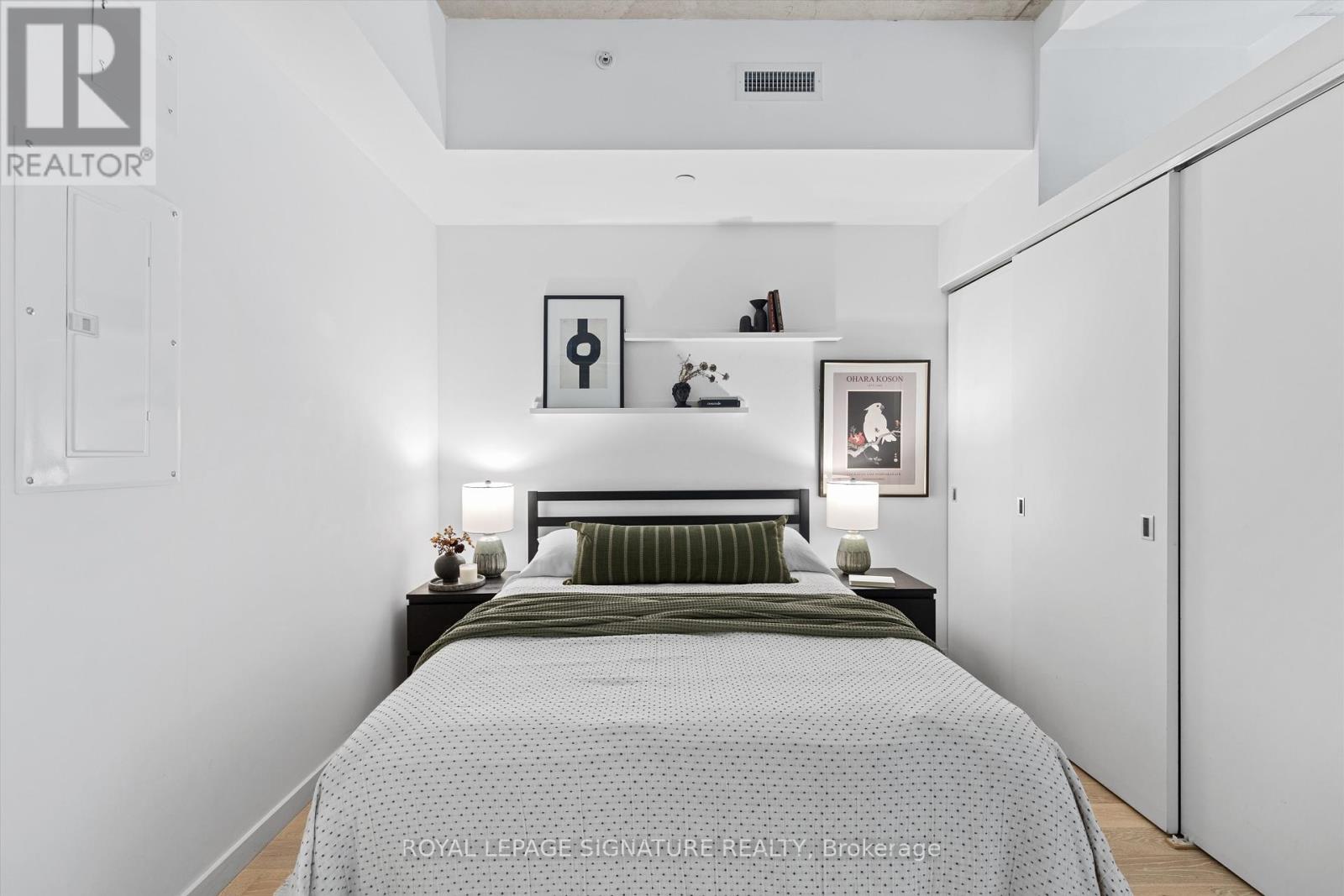 Photo 11 of 707 170 Bayview Avenue, Toronto ON