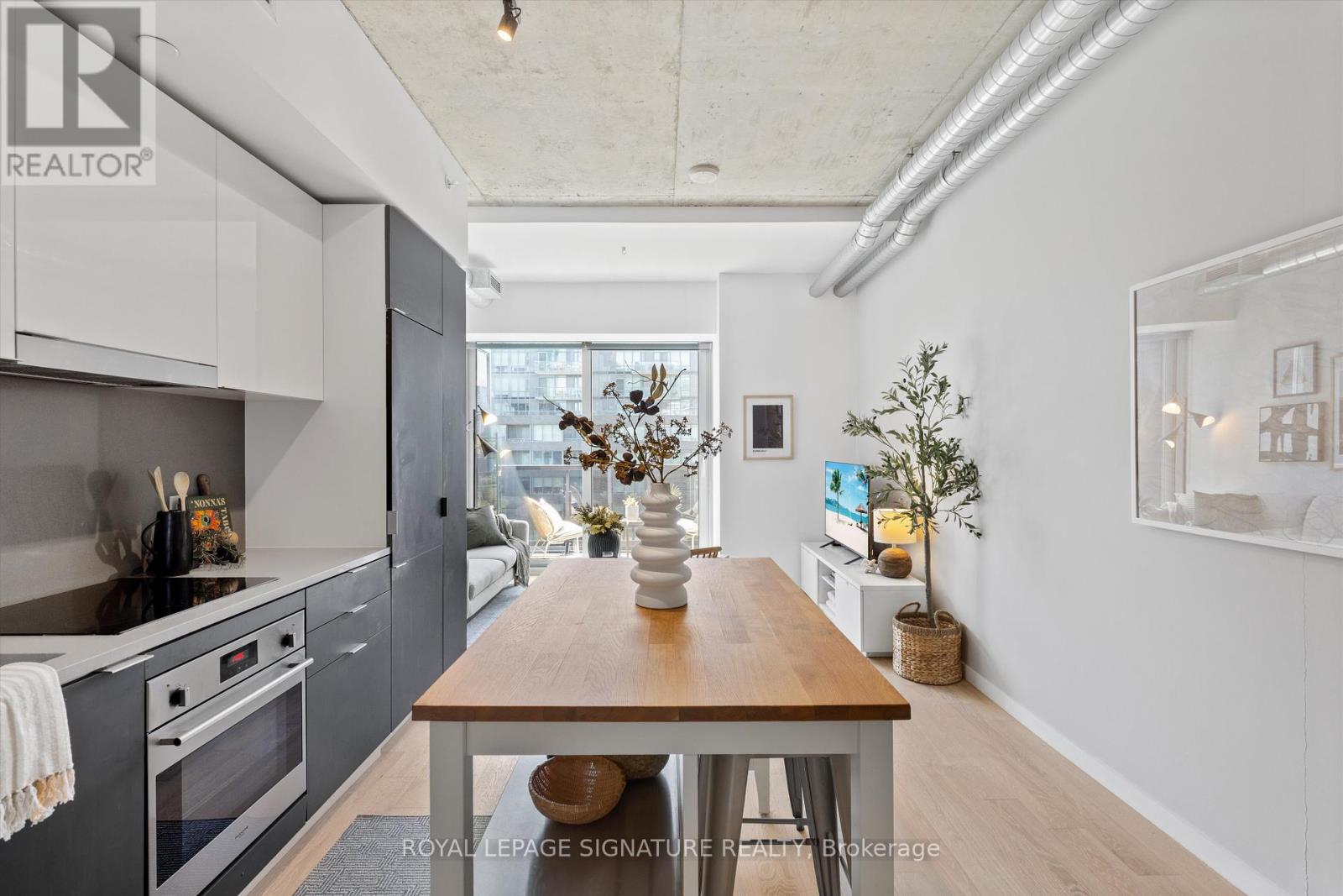 Photo 16 of 707 170 Bayview Avenue, Toronto ON
