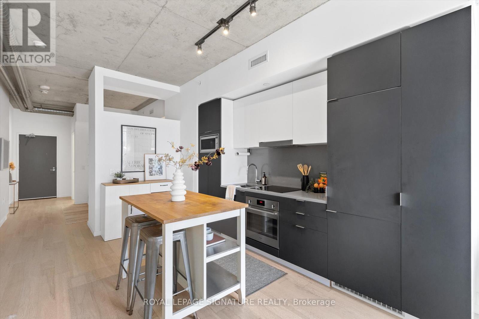 Photo 20 of 707 170 Bayview Avenue, Toronto ON