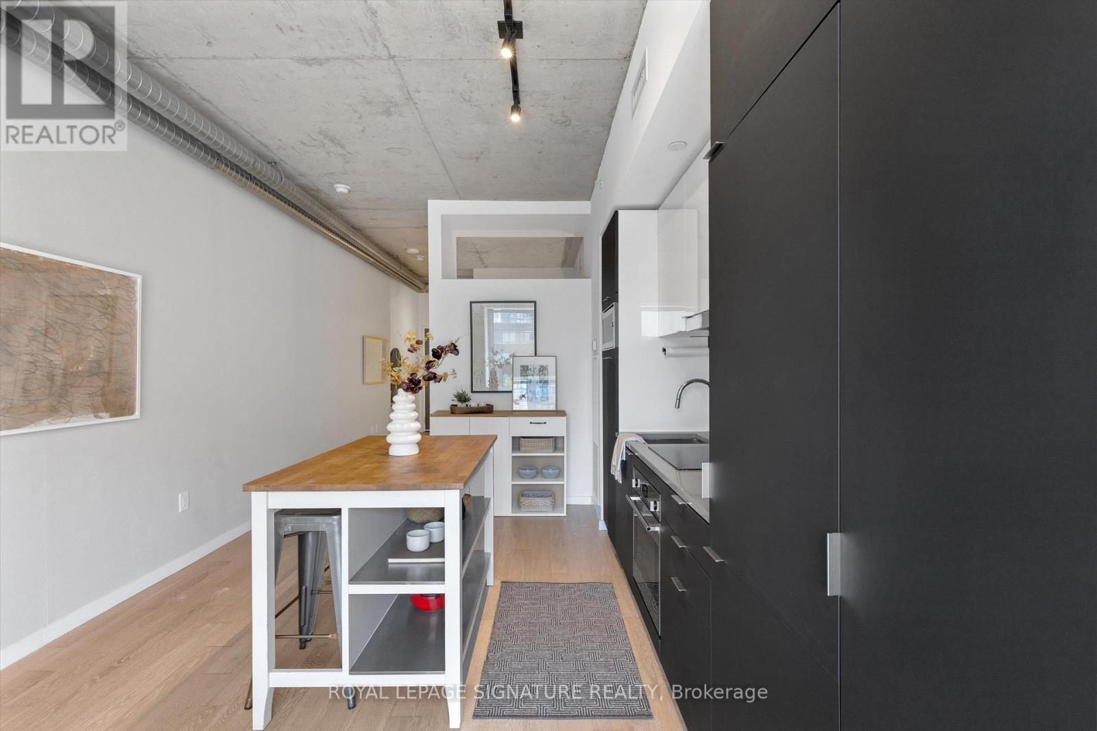 Photo 21 of 707 170 Bayview Avenue, Toronto ON