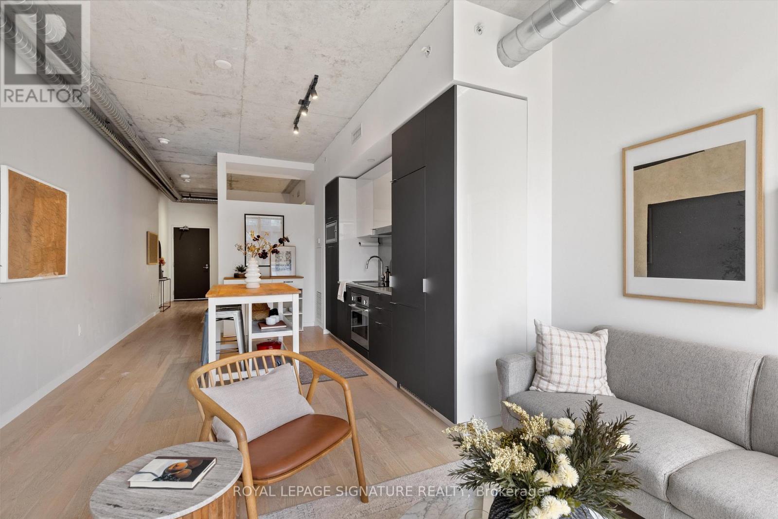 Photo 23 of 707 170 Bayview Avenue, Toronto ON