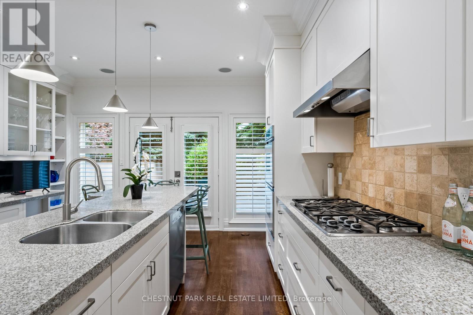 Photo 13 of 90 Pleasant Boulevard, Toronto ON