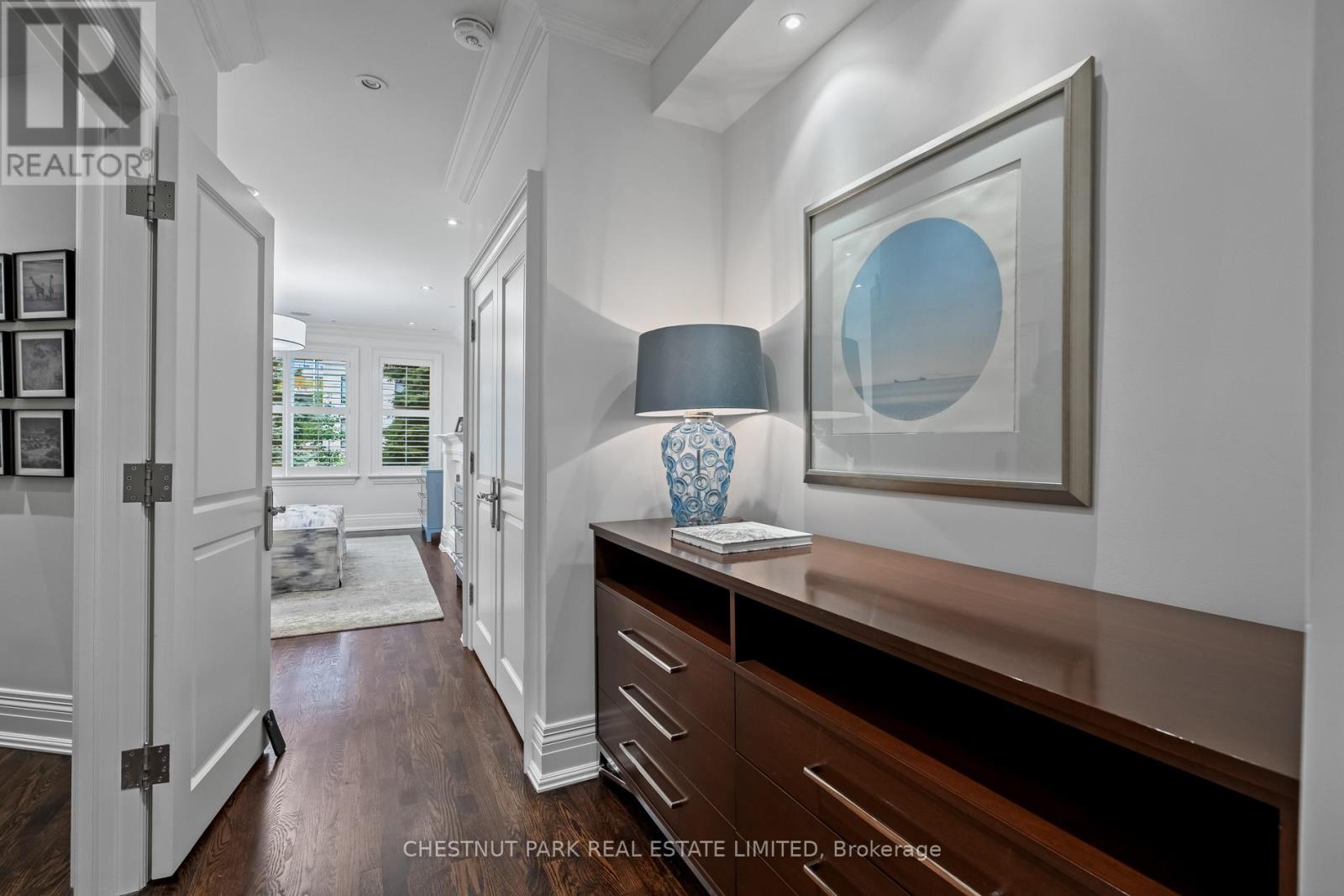 Photo 15 of 90 Pleasant Boulevard, Toronto ON