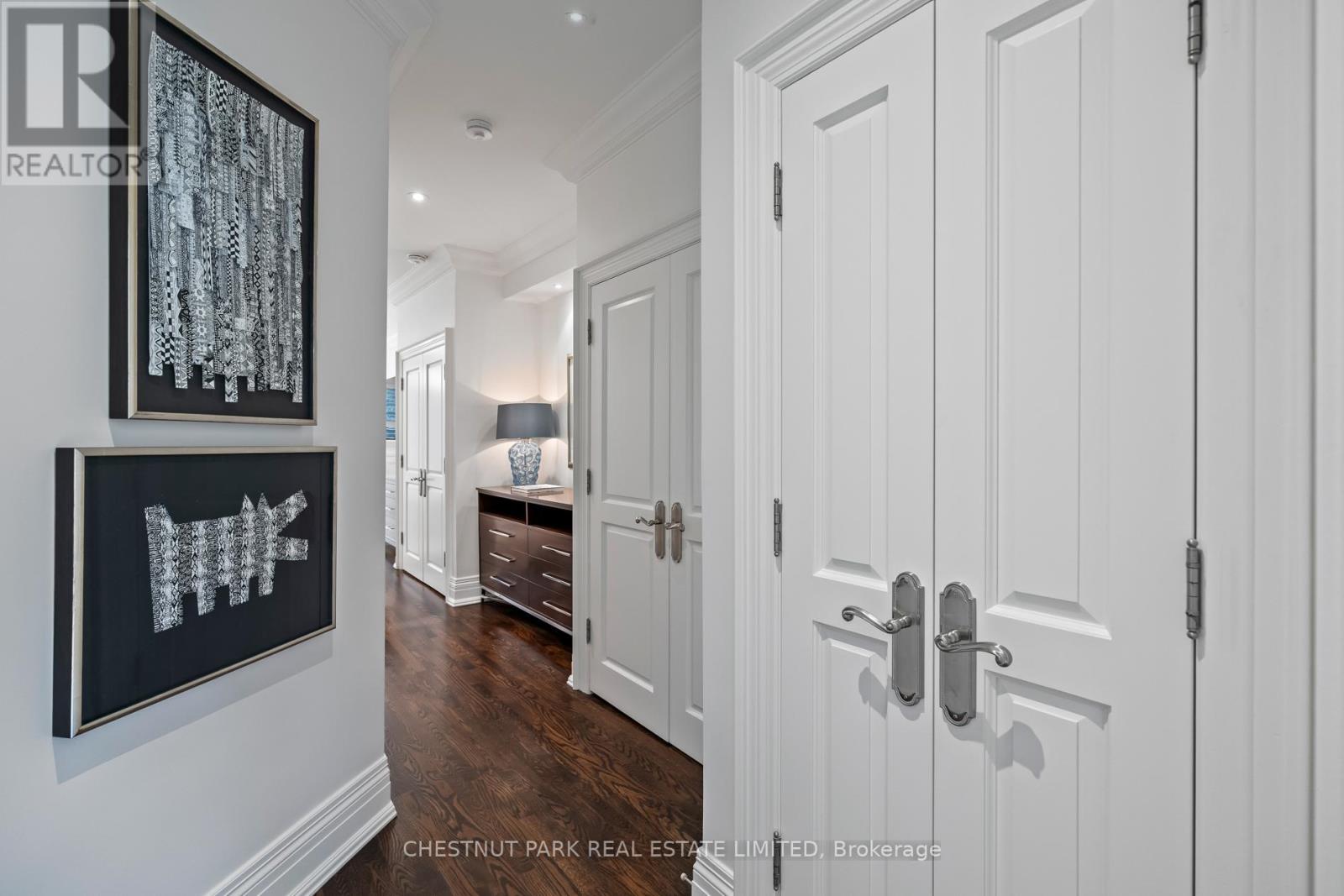 Photo 16 of 90 Pleasant Boulevard, Toronto ON