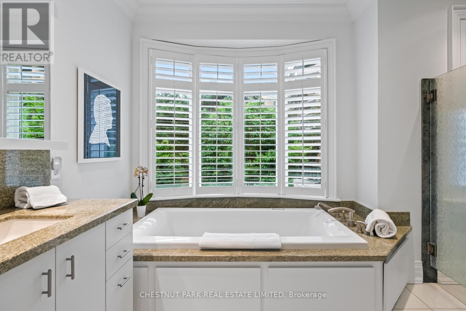 Photo 18 of 90 Pleasant Boulevard, Toronto ON