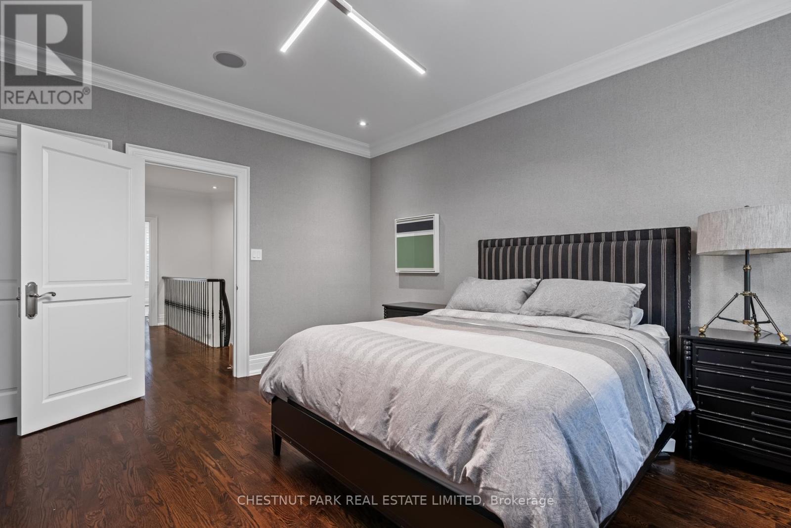 Photo 27 of 90 Pleasant Boulevard, Toronto ON