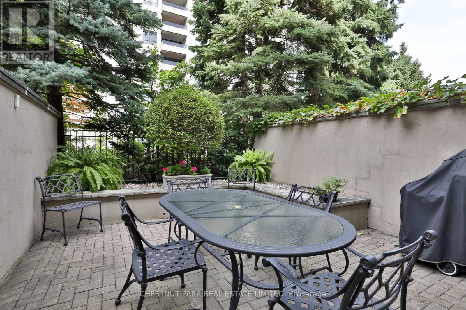 Photo 33 of 90 Pleasant Boulevard, Toronto ON