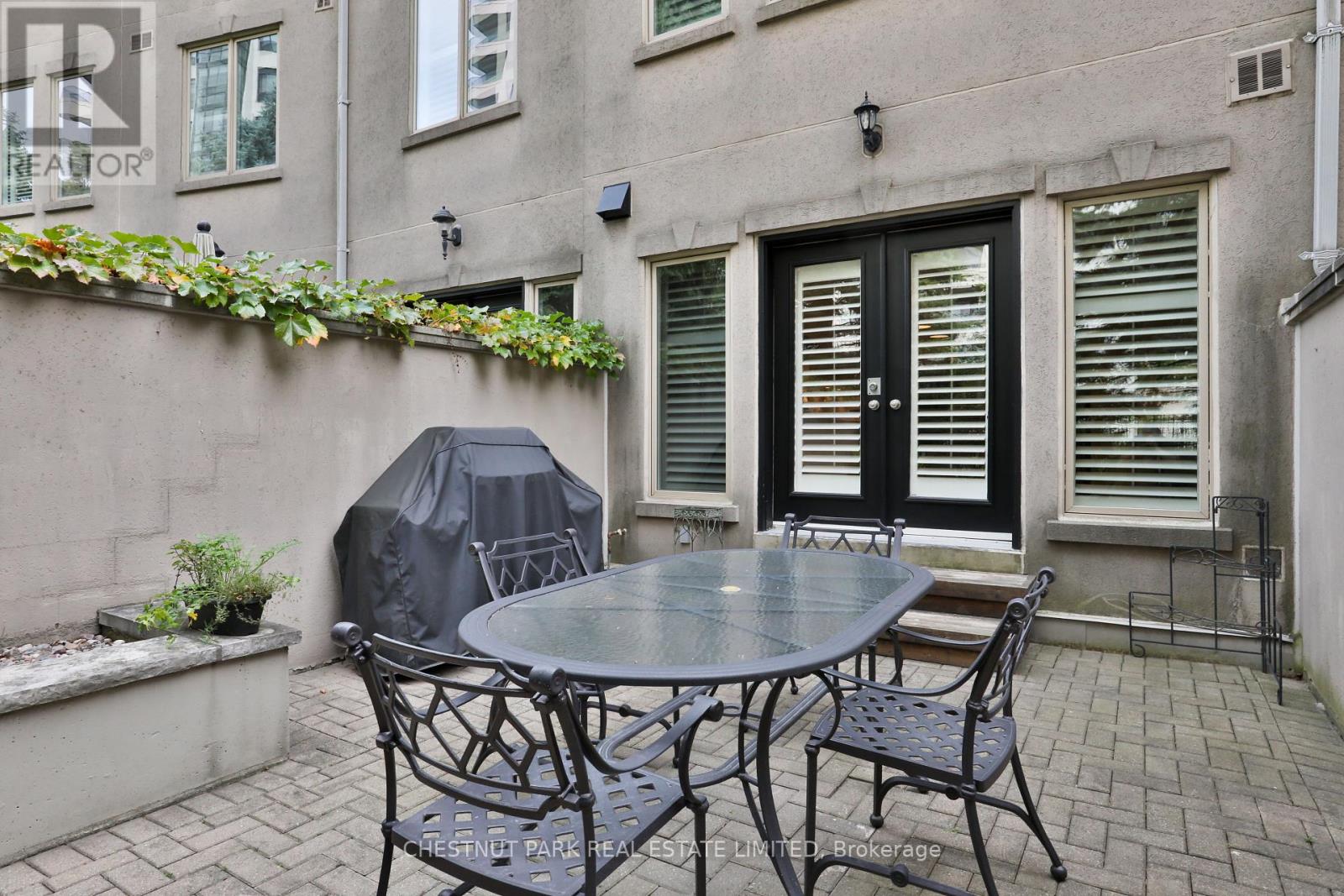 Photo 34 of 90 Pleasant Boulevard, Toronto ON