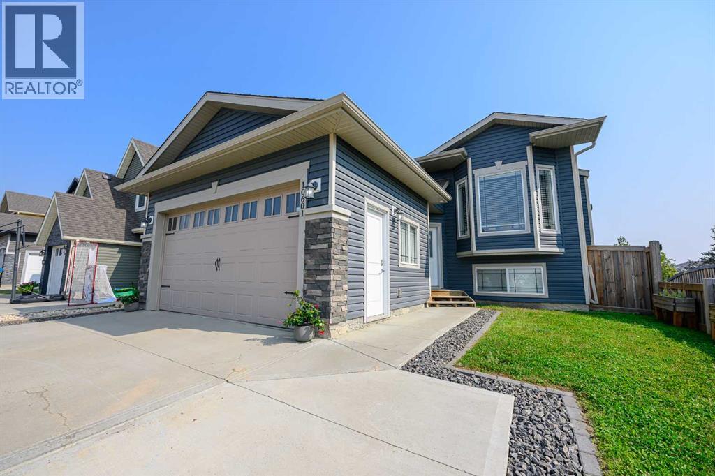 Photo 1 of 10601 113 Street, Grande Prairie AB