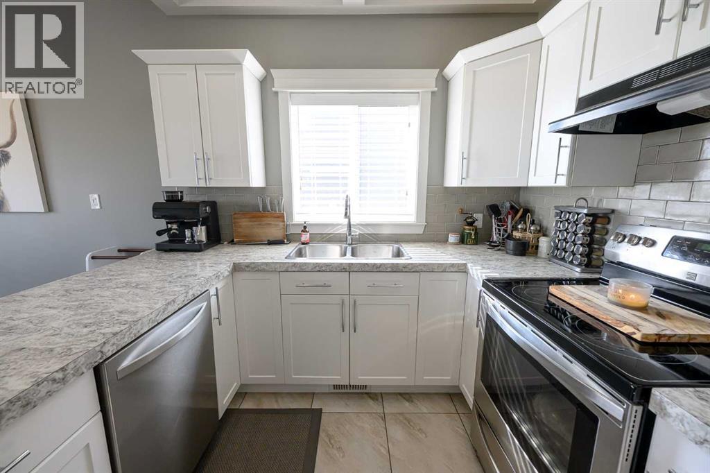 Photo 12 of 10601 113 Street, Grande Prairie AB