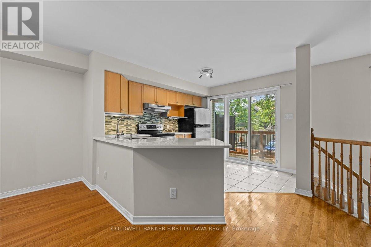 Photo 10 of 18 Maxton Private, Ottawa ON