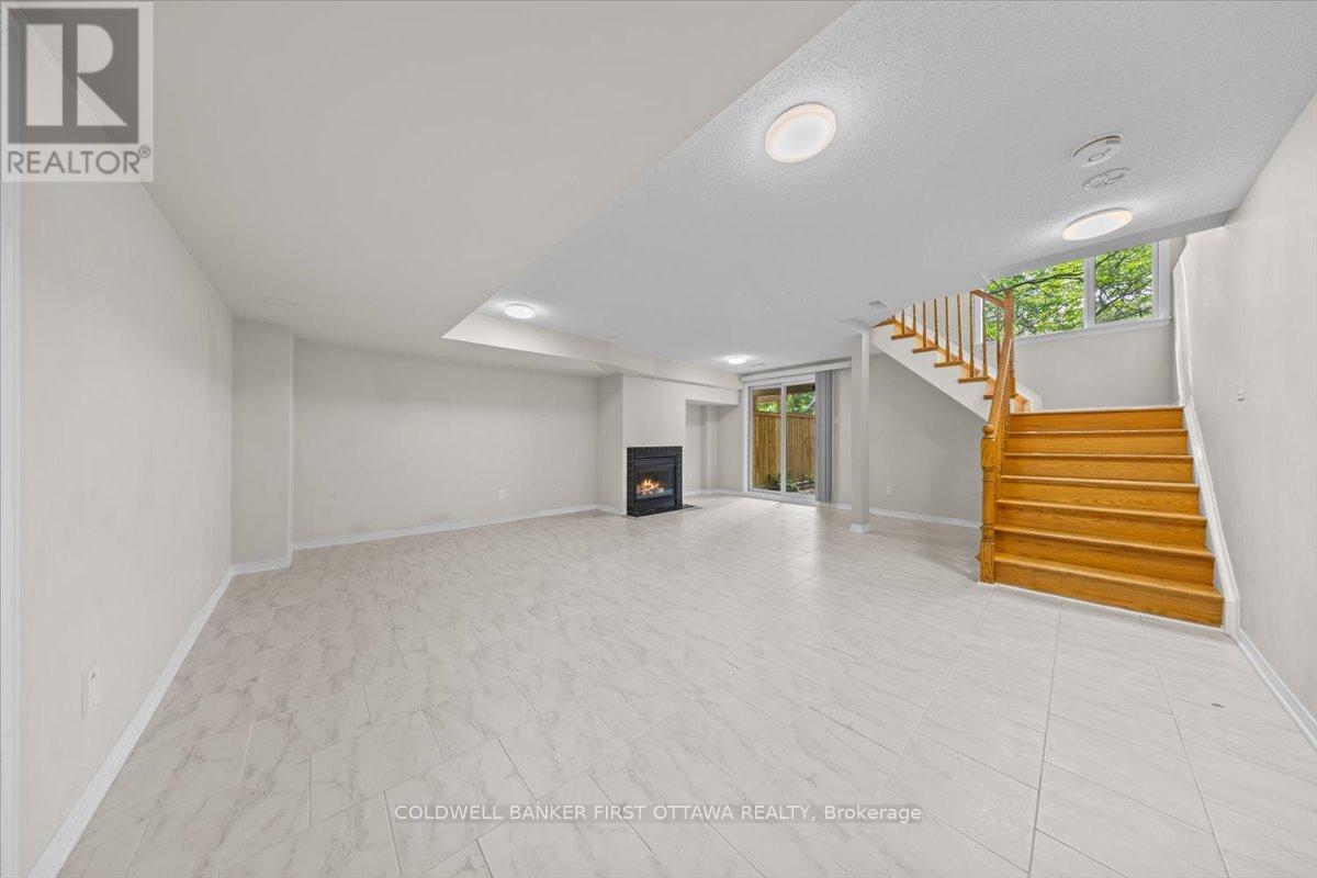 Photo 13 of 18 Maxton Private, Ottawa ON