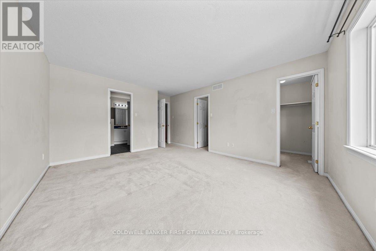 Photo 19 of 18 Maxton Private, Ottawa ON