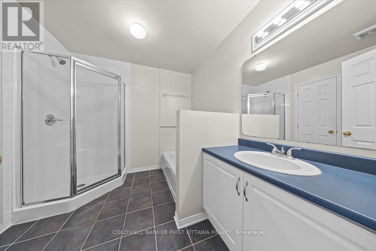 Photo 22 of 18 Maxton Private, Ottawa ON