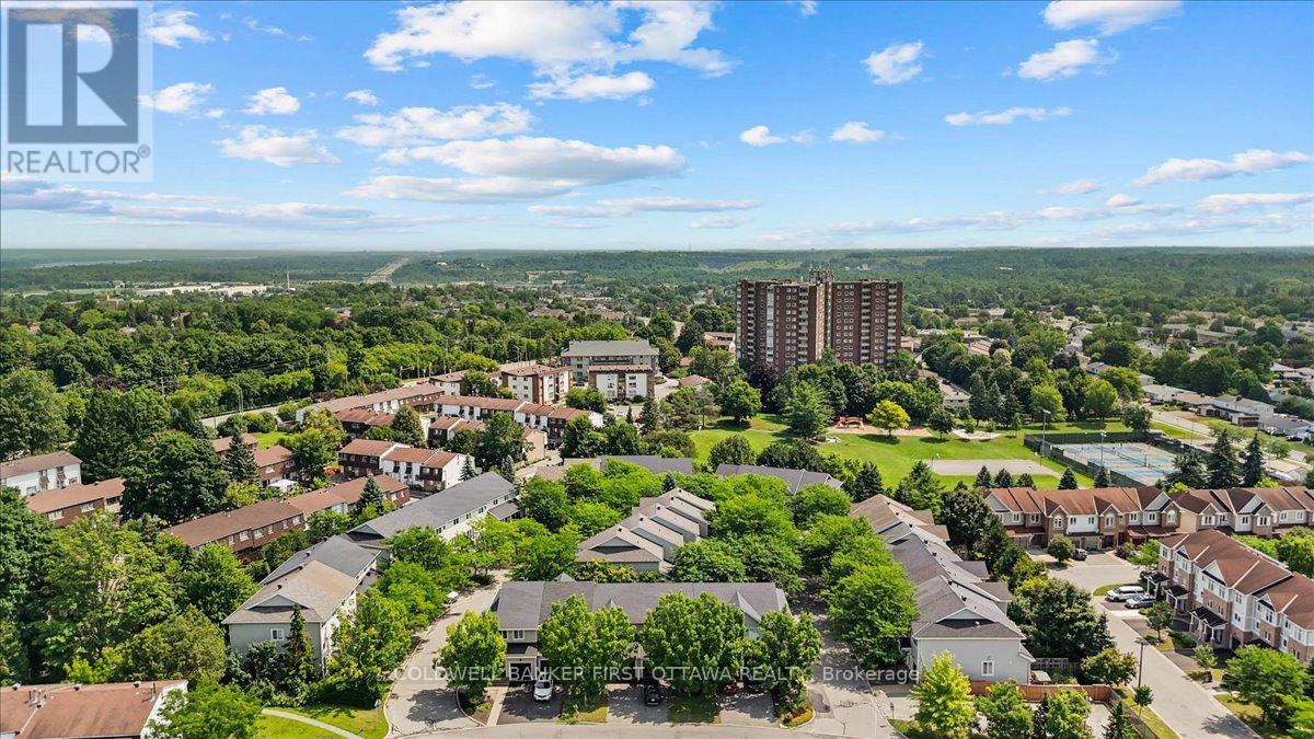Photo 31 of 18 Maxton Private, Ottawa ON