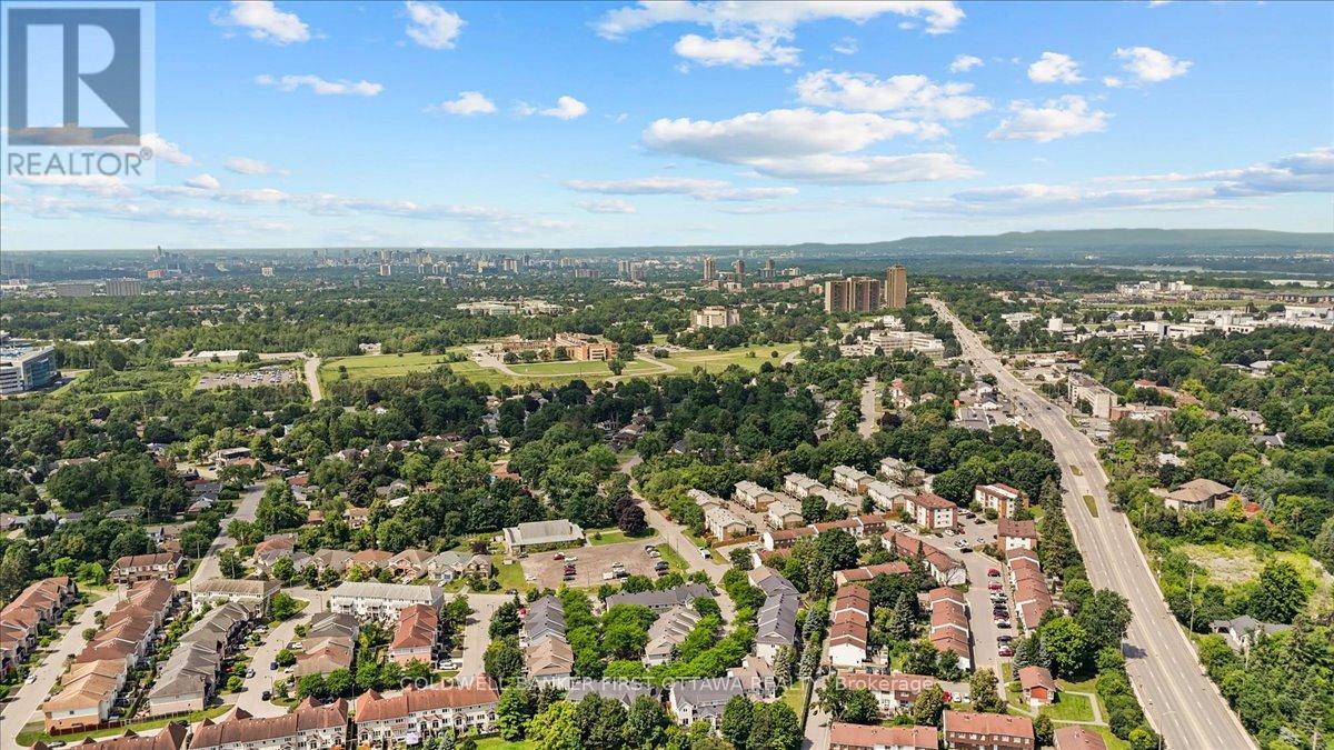 Photo 35 of 18 Maxton Private, Ottawa ON