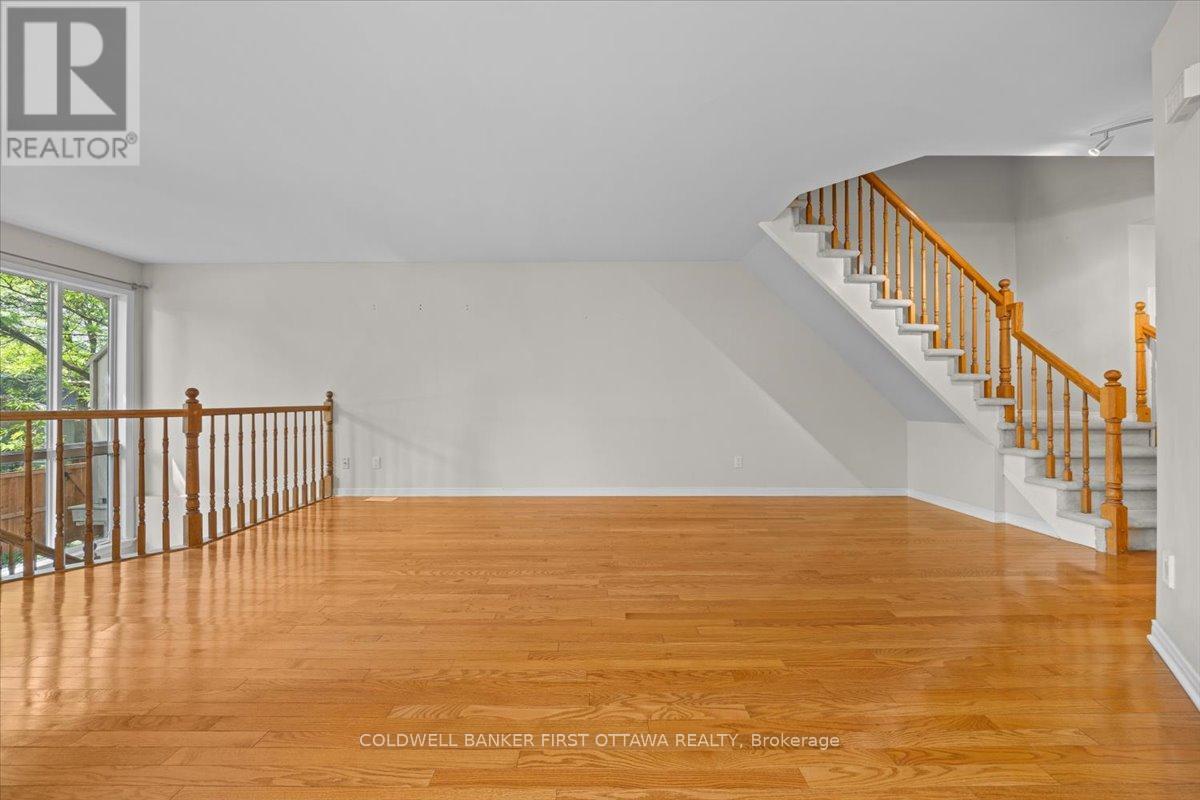 Photo 9 of 18 Maxton Private, Ottawa ON