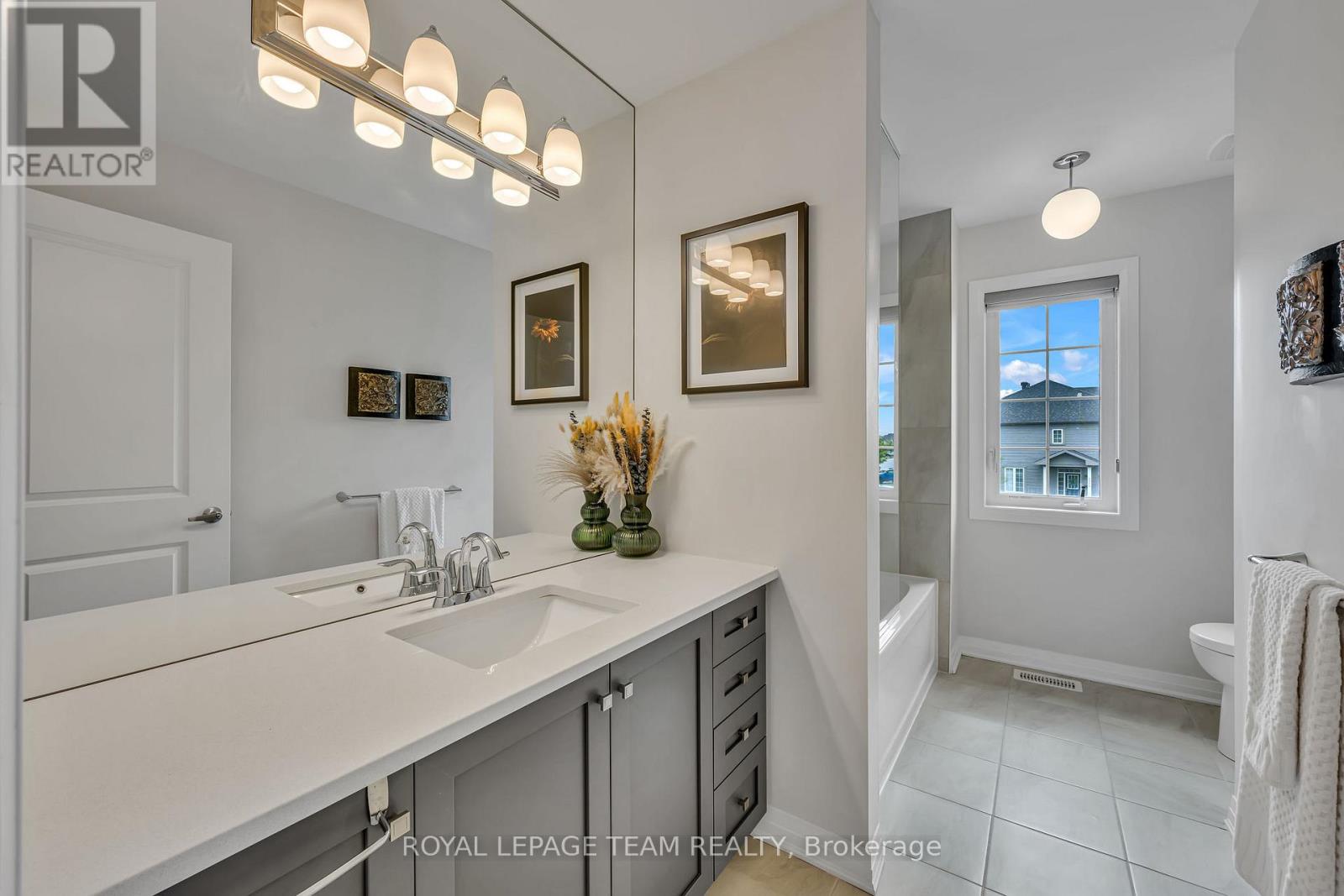 Photo 31 of 1201 De Pencier Drive, North Grenville ON