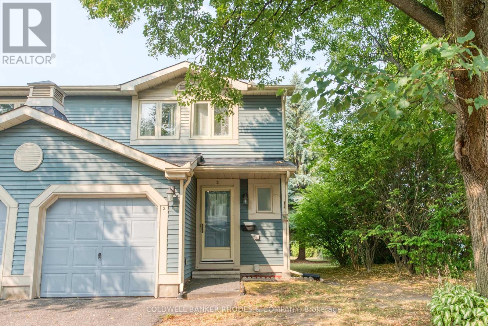 Photo 1 of 2 Saxton Private, Ottawa ON