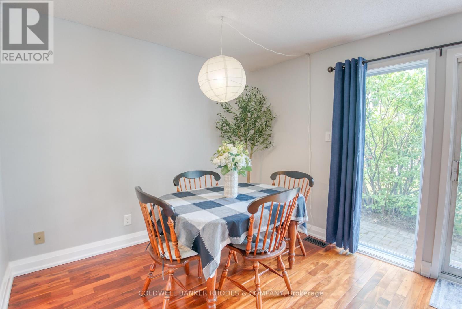 Photo 10 of 2 Saxton Private, Ottawa ON