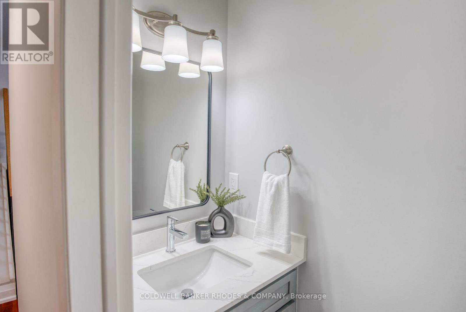 Photo 19 of 2 Saxton Private, Ottawa ON