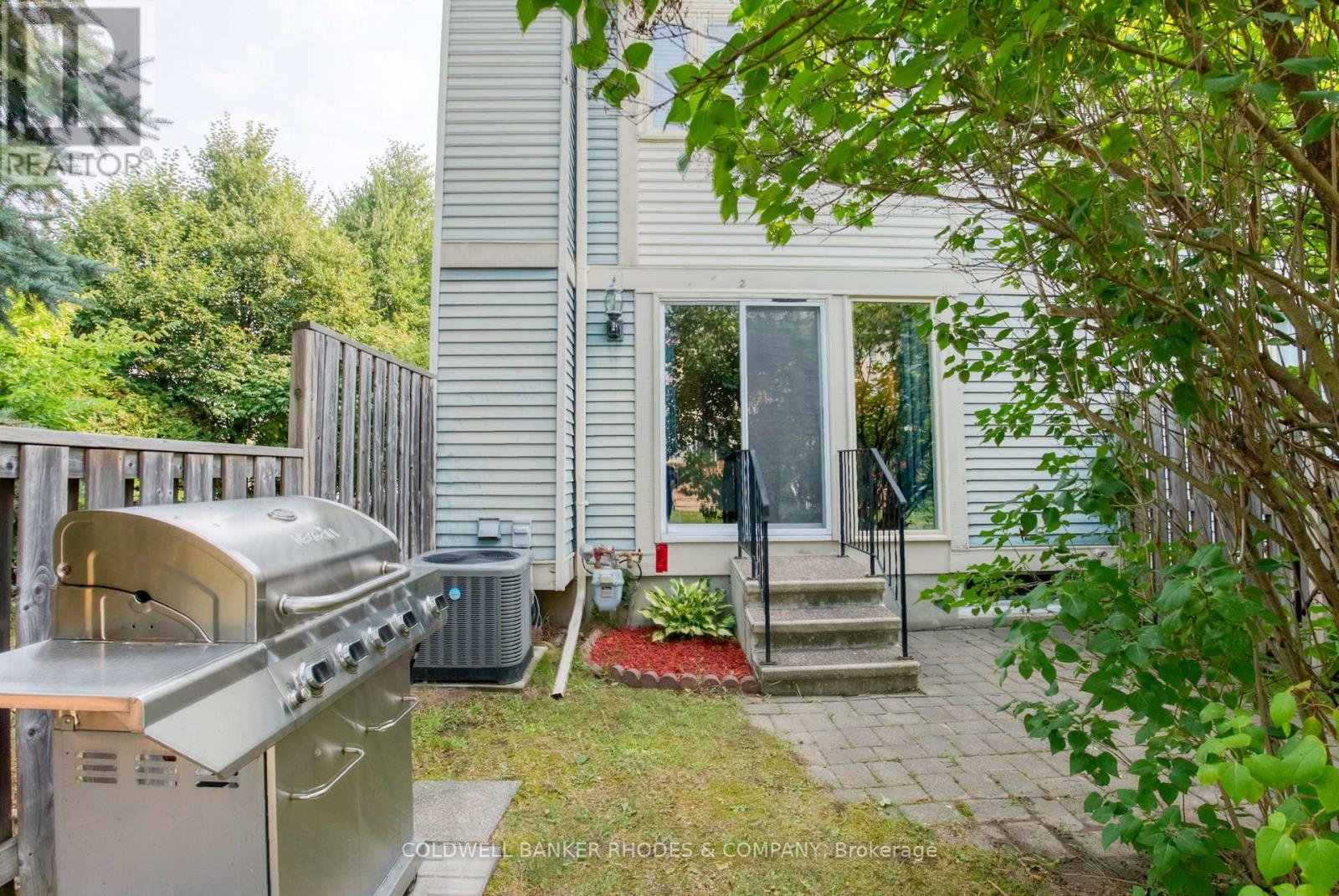 Photo 31 of 2 Saxton Private, Ottawa ON