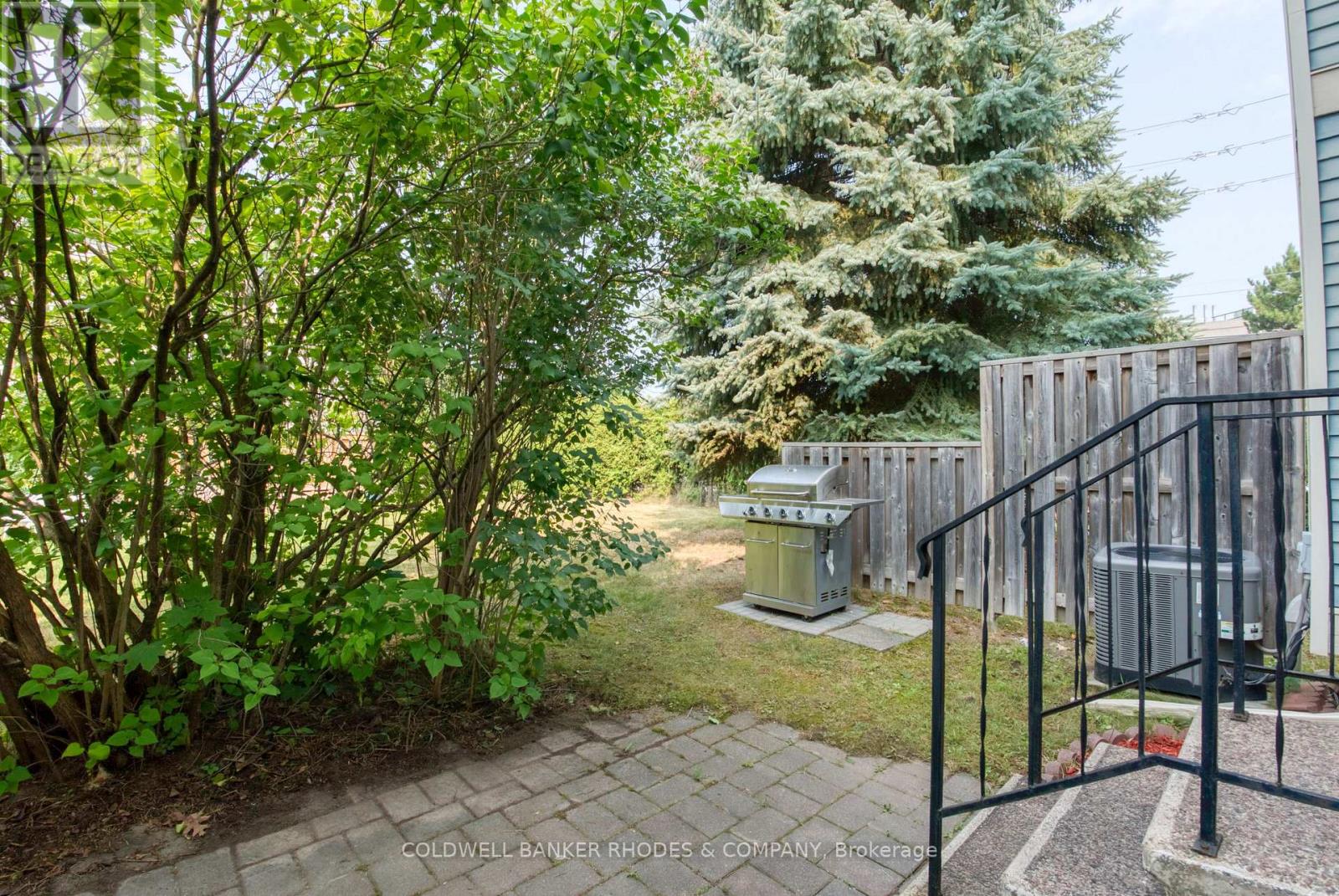 Photo 32 of 2 Saxton Private, Ottawa ON