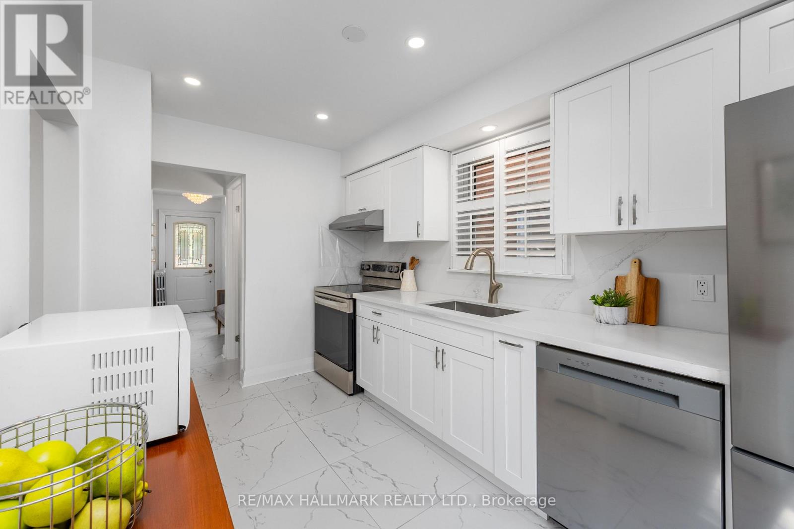 Photo 11 of 236 Dewhurst Boulevard N, Toronto ON