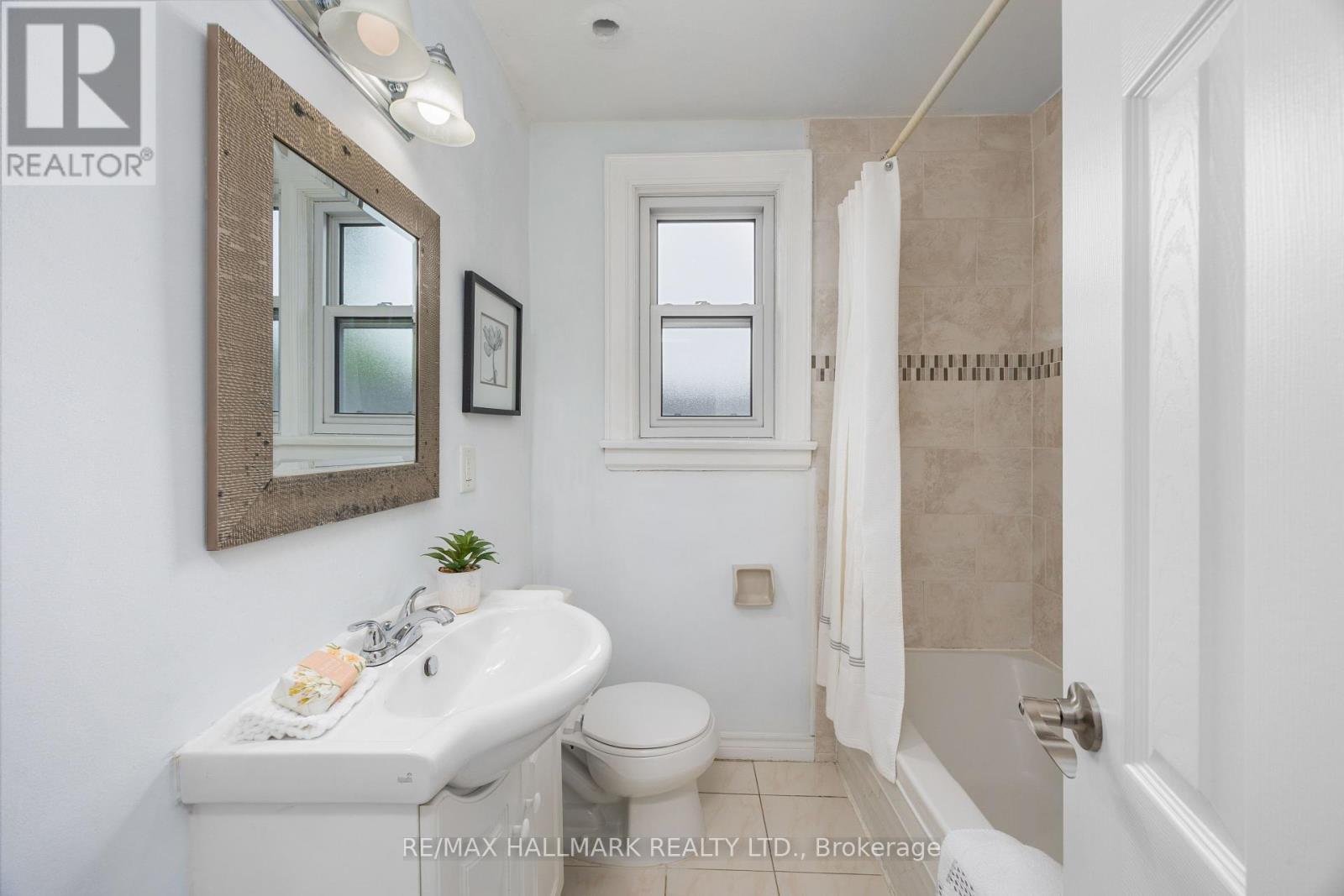 Photo 25 of 236 Dewhurst Boulevard N, Toronto ON