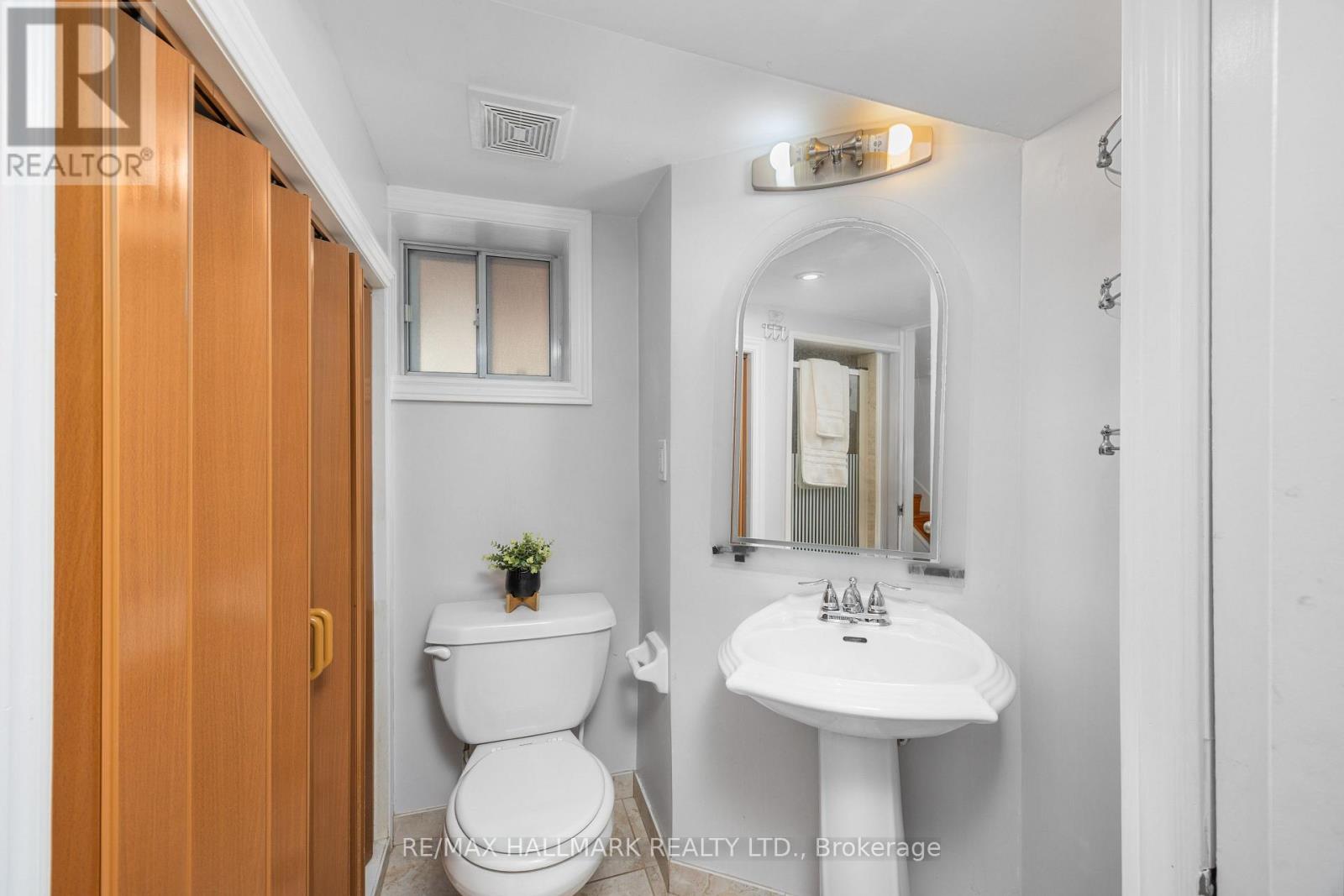 Photo 27 of 236 Dewhurst Boulevard N, Toronto ON