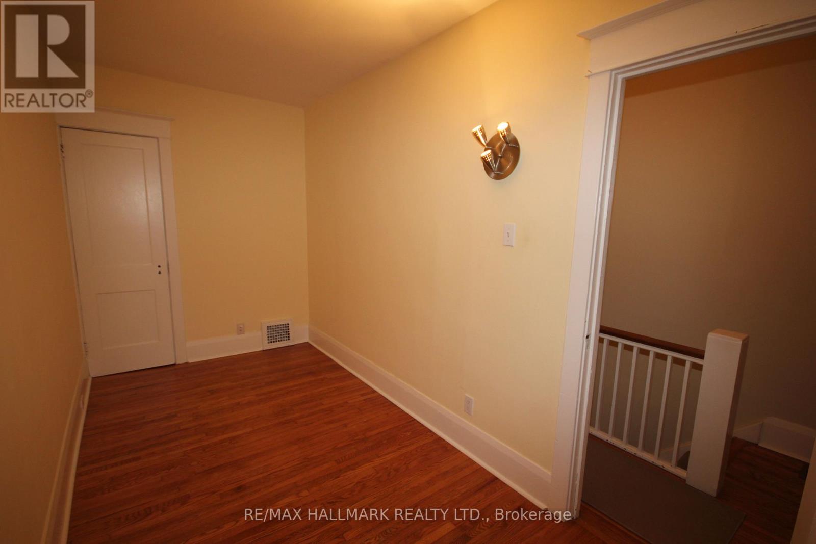 Photo 11 of 31 Hiawatha Road, Toronto ON