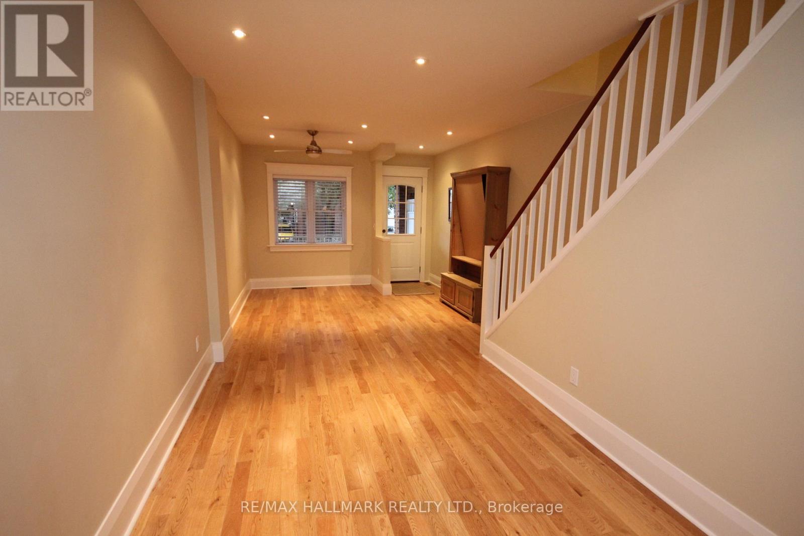 Photo 4 of 31 Hiawatha Road, Toronto ON