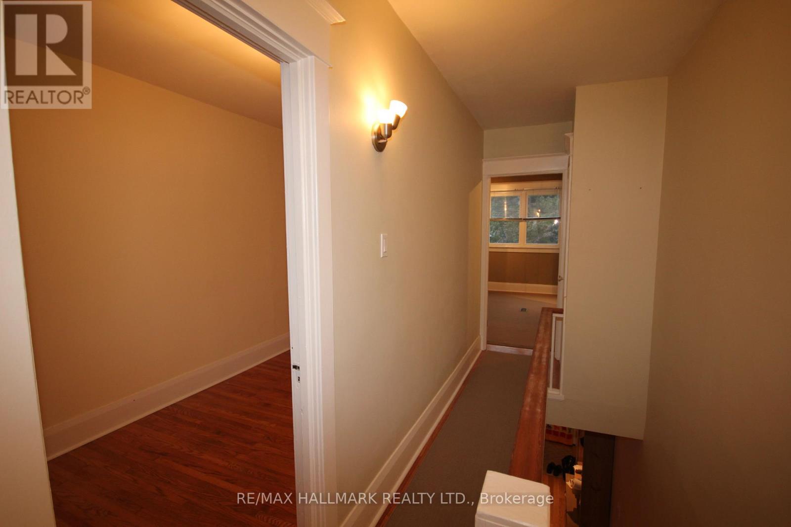 Photo 7 of 31 Hiawatha Road, Toronto ON