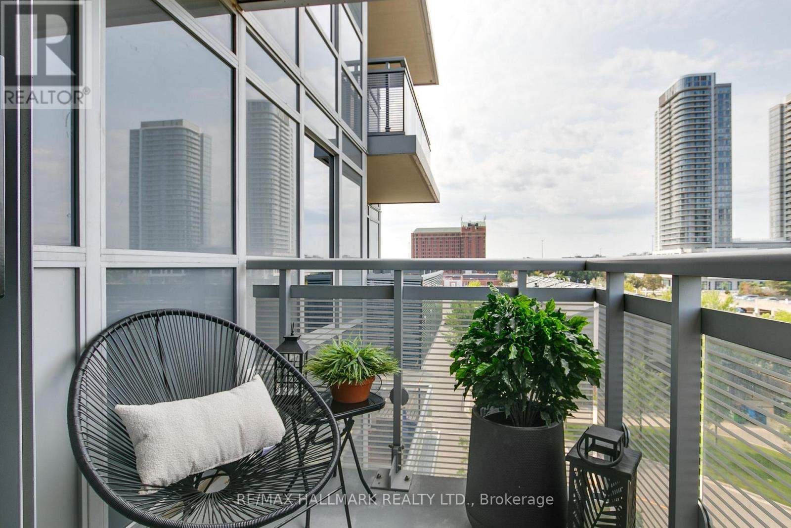 Photo 11 of 522 275 Village Green Square, Toronto ON