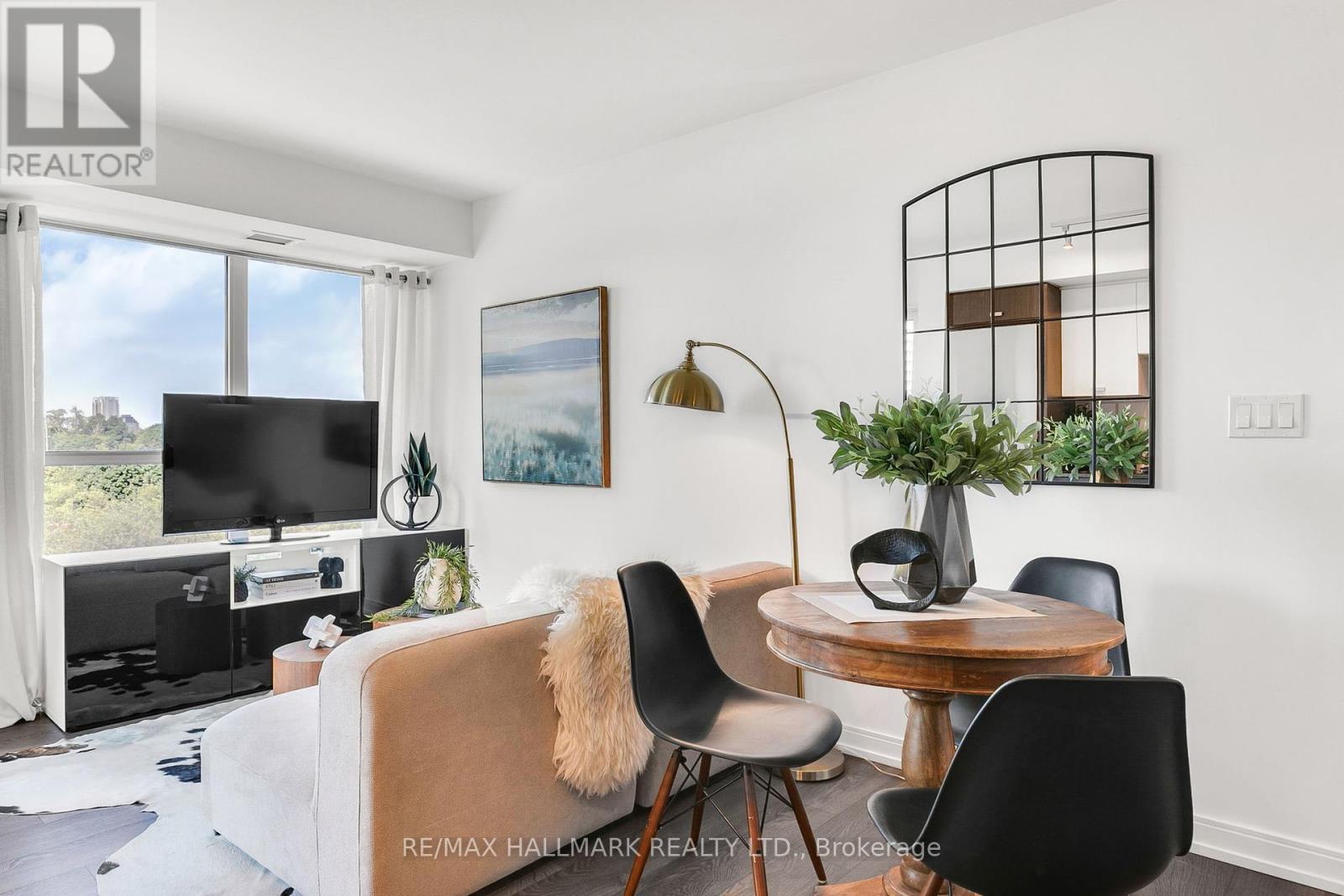 Photo 5 of 522 275 Village Green Square, Toronto ON