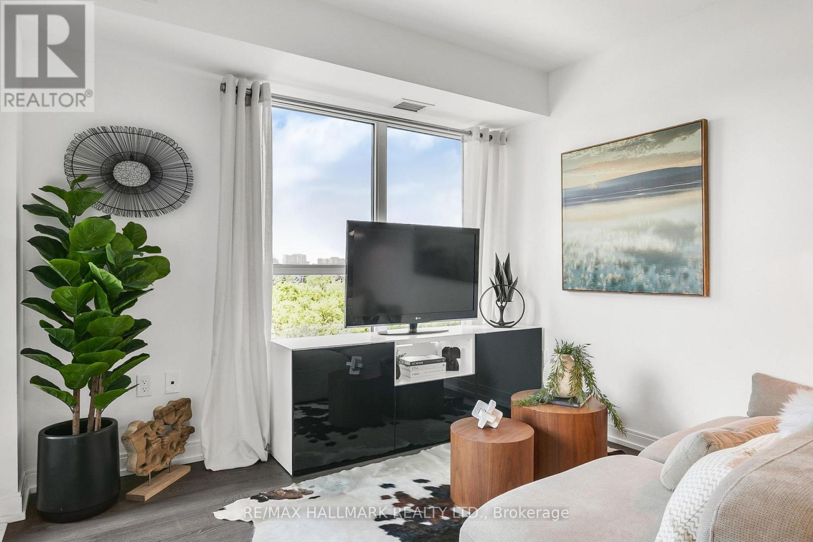 Photo 9 of 522 275 Village Green Square, Toronto ON